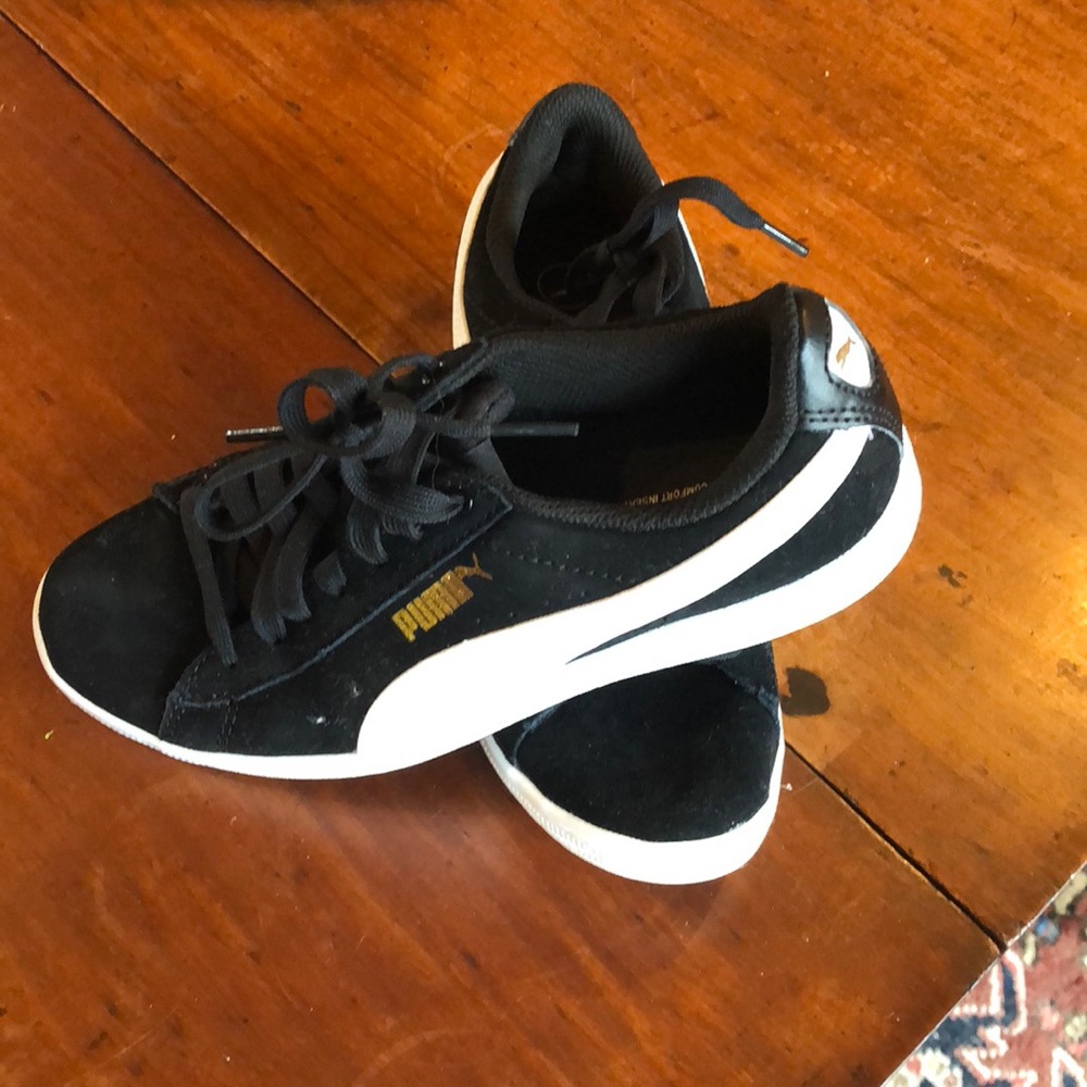 Sneakers - Picture 2 of 3